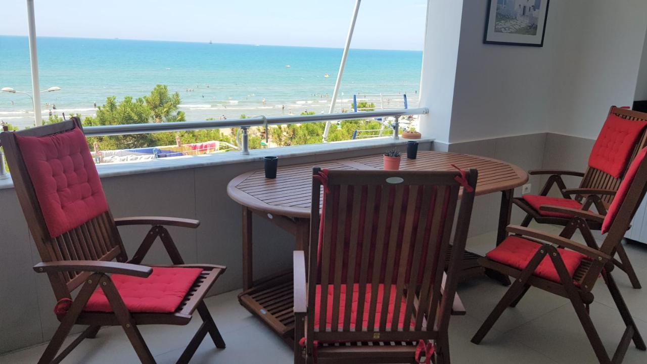 M&I Beach Apartment With Sea View Durrës Exteriör bild