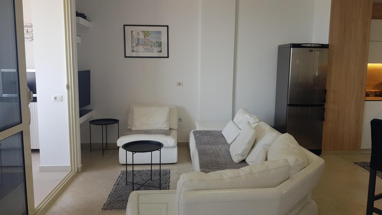 M&I Beach Apartment With Sea View Durrës Exteriör bild