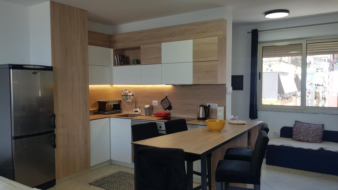 M&I Beach Apartment With Sea View Durrës Exteriör bild