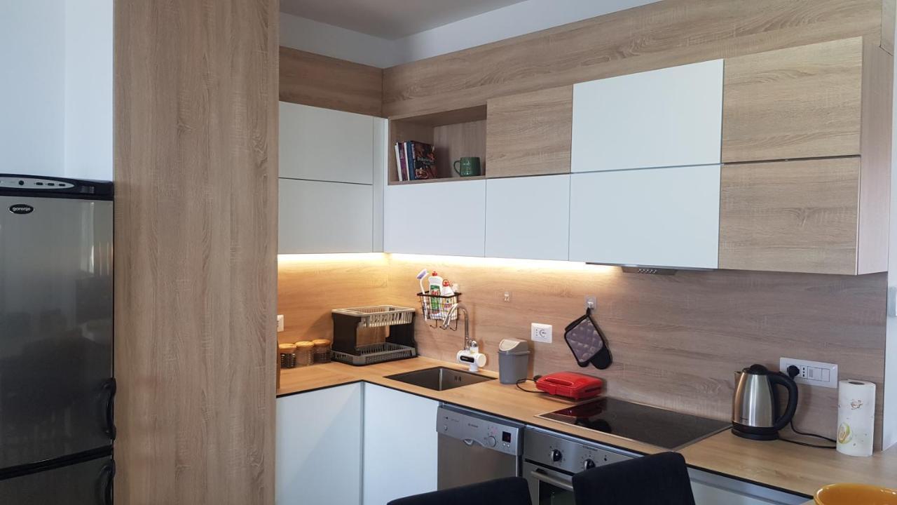 M&I Beach Apartment With Sea View Durrës Exteriör bild