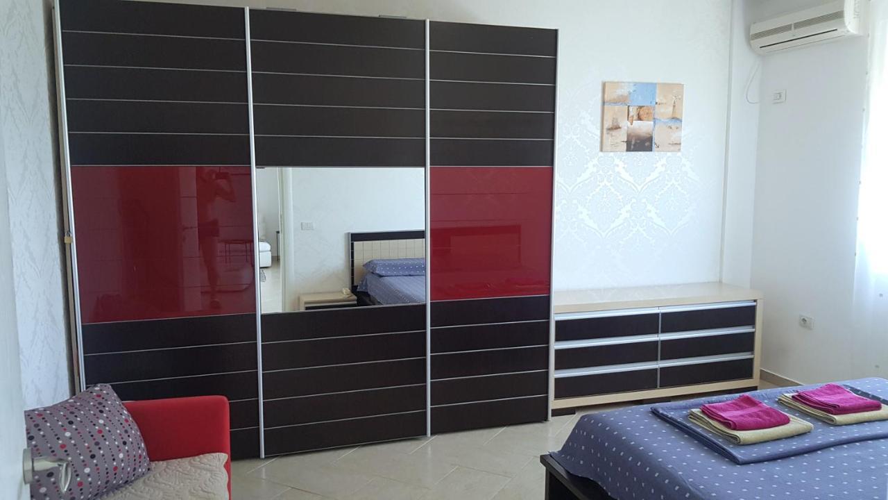 M&I Beach Apartment With Sea View Durrës Exteriör bild