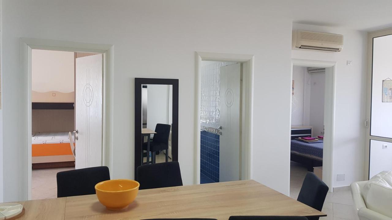 M&I Beach Apartment With Sea View Durrës Exteriör bild