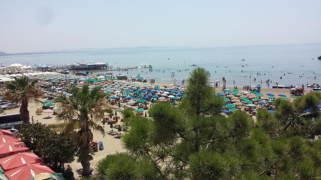 M&I Beach Apartment With Sea View Durrës Exteriör bild